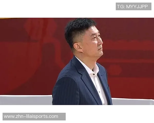 杜锋愤怒指责裁判不公胡明轩误罚引发赛场争议与反思